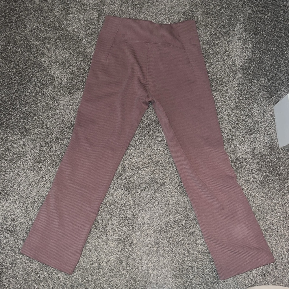 Lululemon 25” Ribbed Sofstreme - Picture 3 of 5